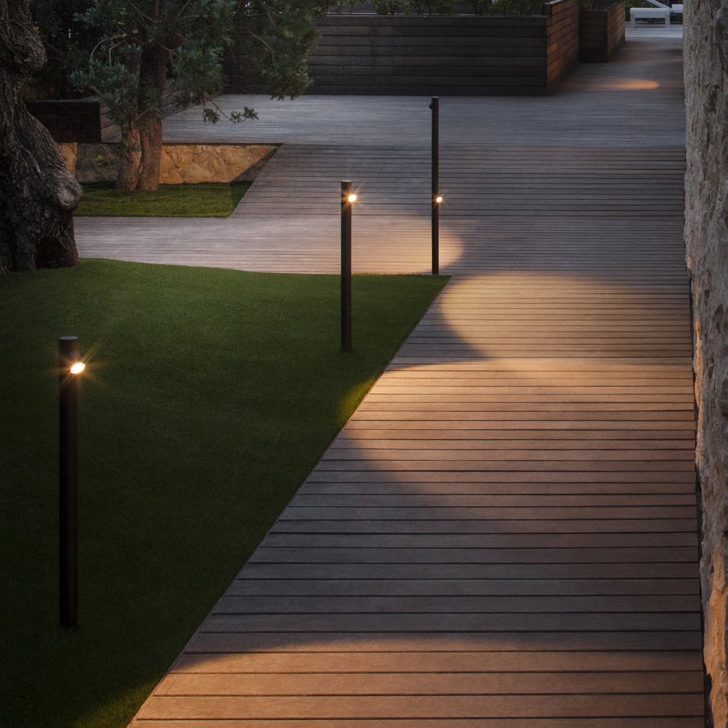 Vibia Bamboo Exterior Floor Lamp| Image:2