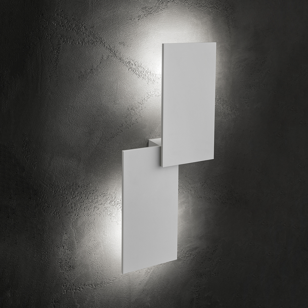 Lodes Puzzle Outdoor LED Wall Light| Image:1