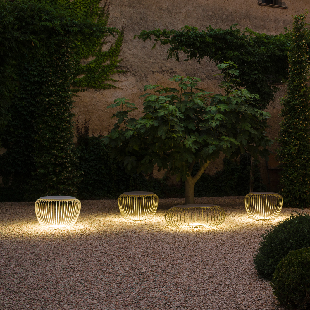 Meridiano outdoor led shop wall sconce