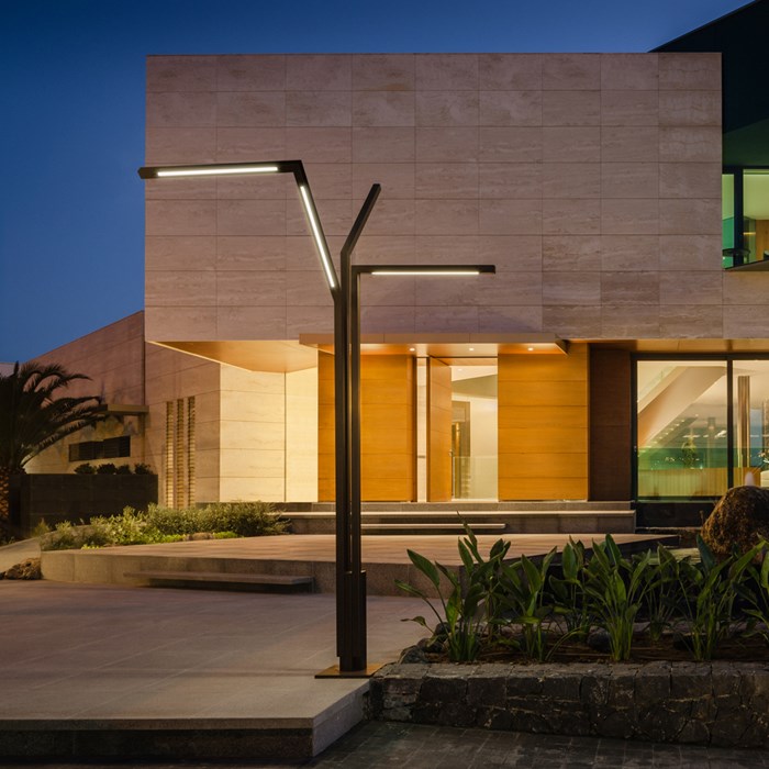 Vibia Palo Alto Tree-shaped Exterior Floor Lamp| Image:3