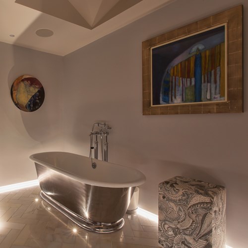 https://www.darklightdesign.com/media/10955/darklight-design-spa-bathroom-boathouse-led-linear-profile.jpg?width=500&height=500