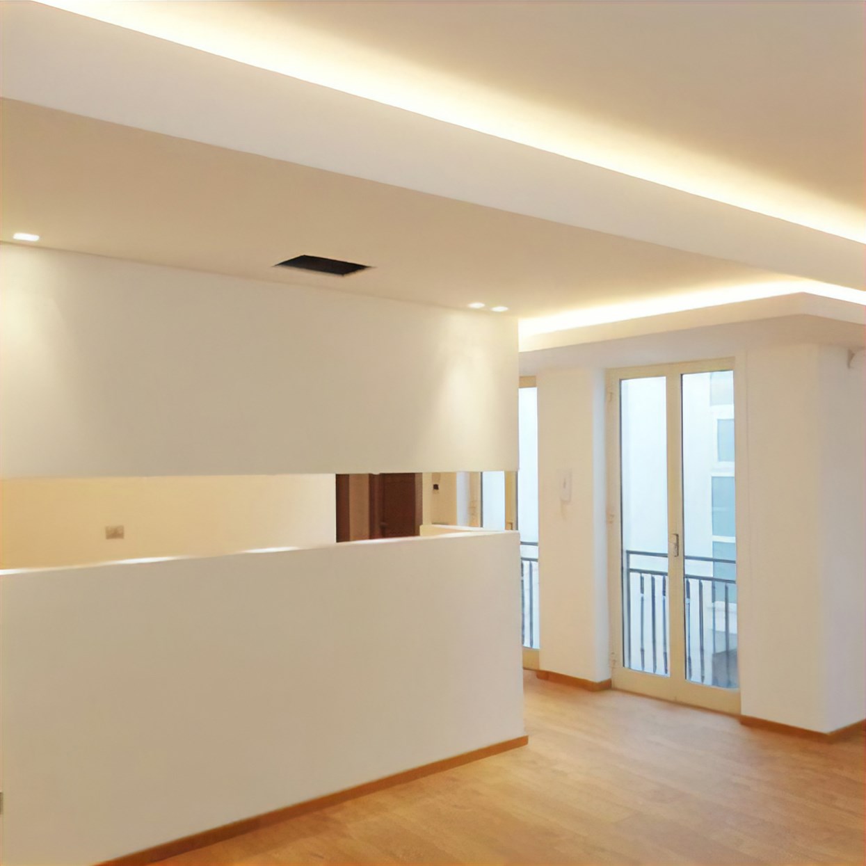 Eleni Lighting EL501 Straight LED Linear Profile Cornice | Image:3