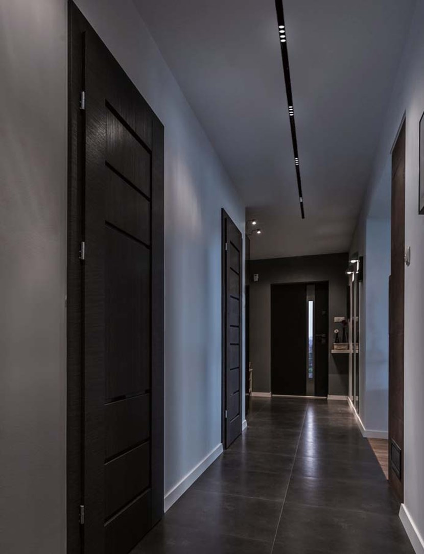DLD Shadowline recessed track with twin LED spot lights in a contemporary modern hallway