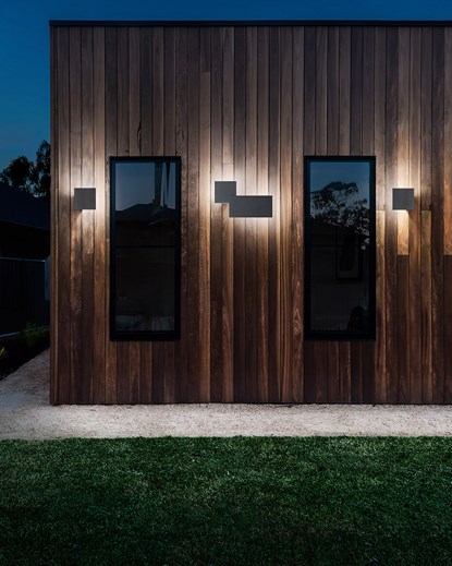 Lodes Puzzle Outdoor LED Wall Light| Image:10
