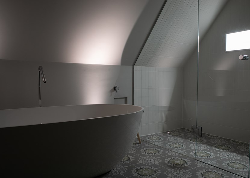 Lighting Design Pickwick indoor spa bathroom with ambient light
