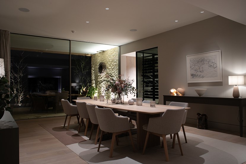 Lighting Design Pickwick indoor dining room with plaster-in lighting over the table