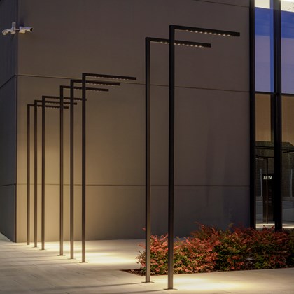 Vibia Palo Alto Tilted Exterior Floor Lamp alternative image