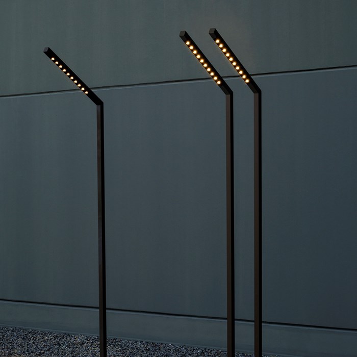 Vibia Palo Alto Tilted Exterior Floor Lamp| Image:7