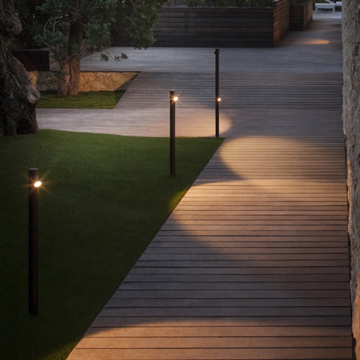 Vibia Palo Alto Tilted Exterior Floor Lamp| Image:8
