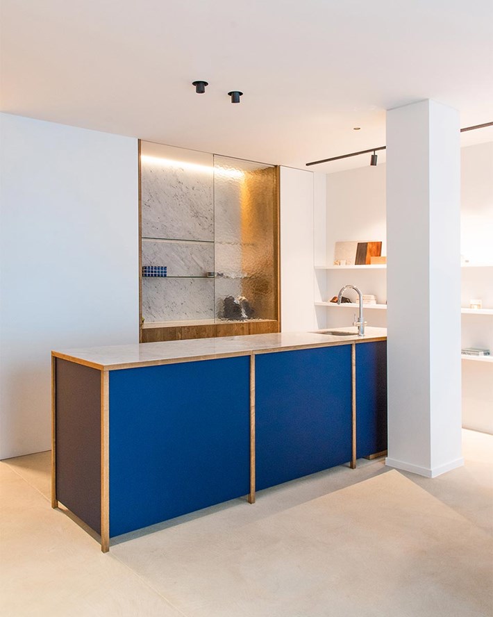 Prado Surface Spot Mini Ceiling Light| Image:15