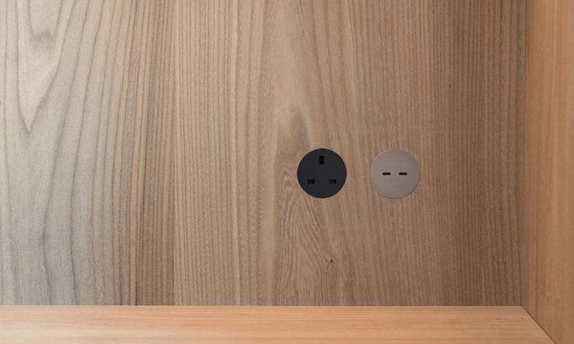 Rond USB-C Small Trim Multifit Wall Socket| Image:2