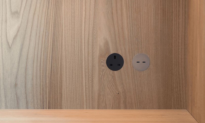 Rond Retrofit Power Socket| Image:2