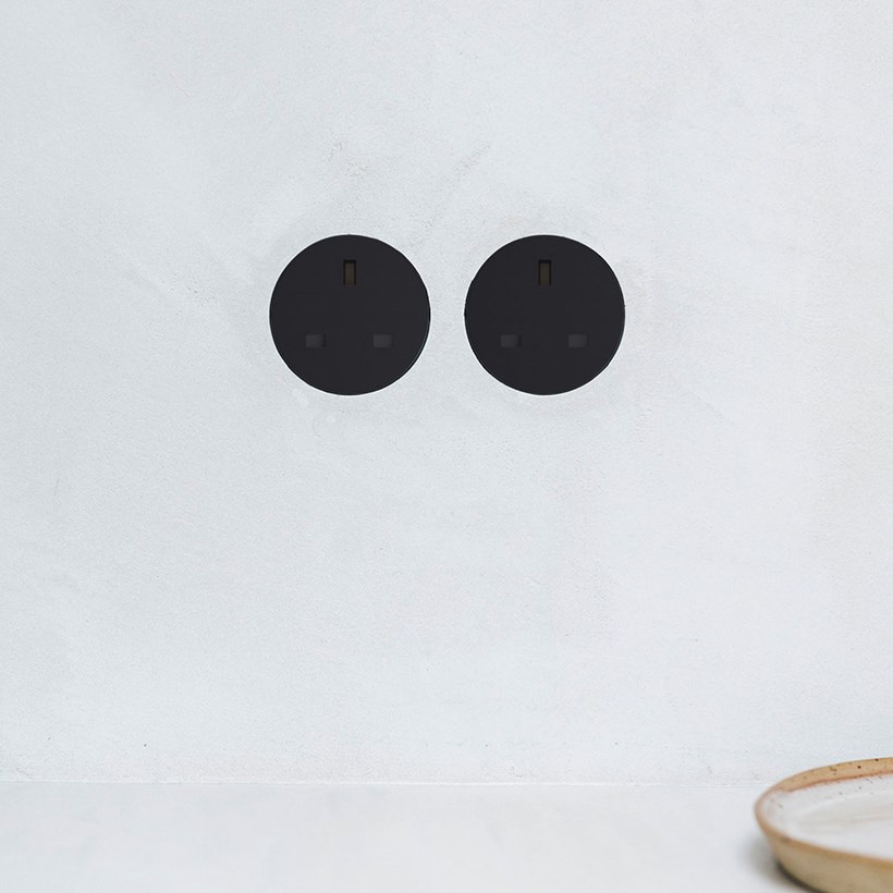 Rond Trimless Retrofit Switchless Power Socket | Darklight Design ...