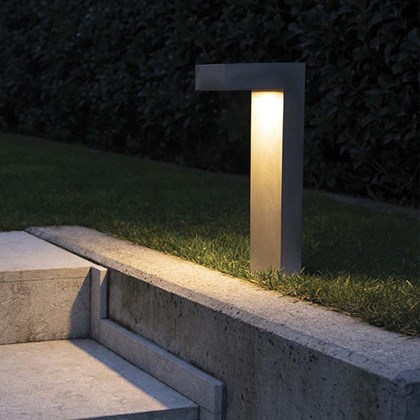 9010 Elle Small 1093B LED Outdoor Bollard Light