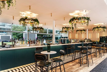 Oasis Bar & Terrace, Canary Wharf - image 3