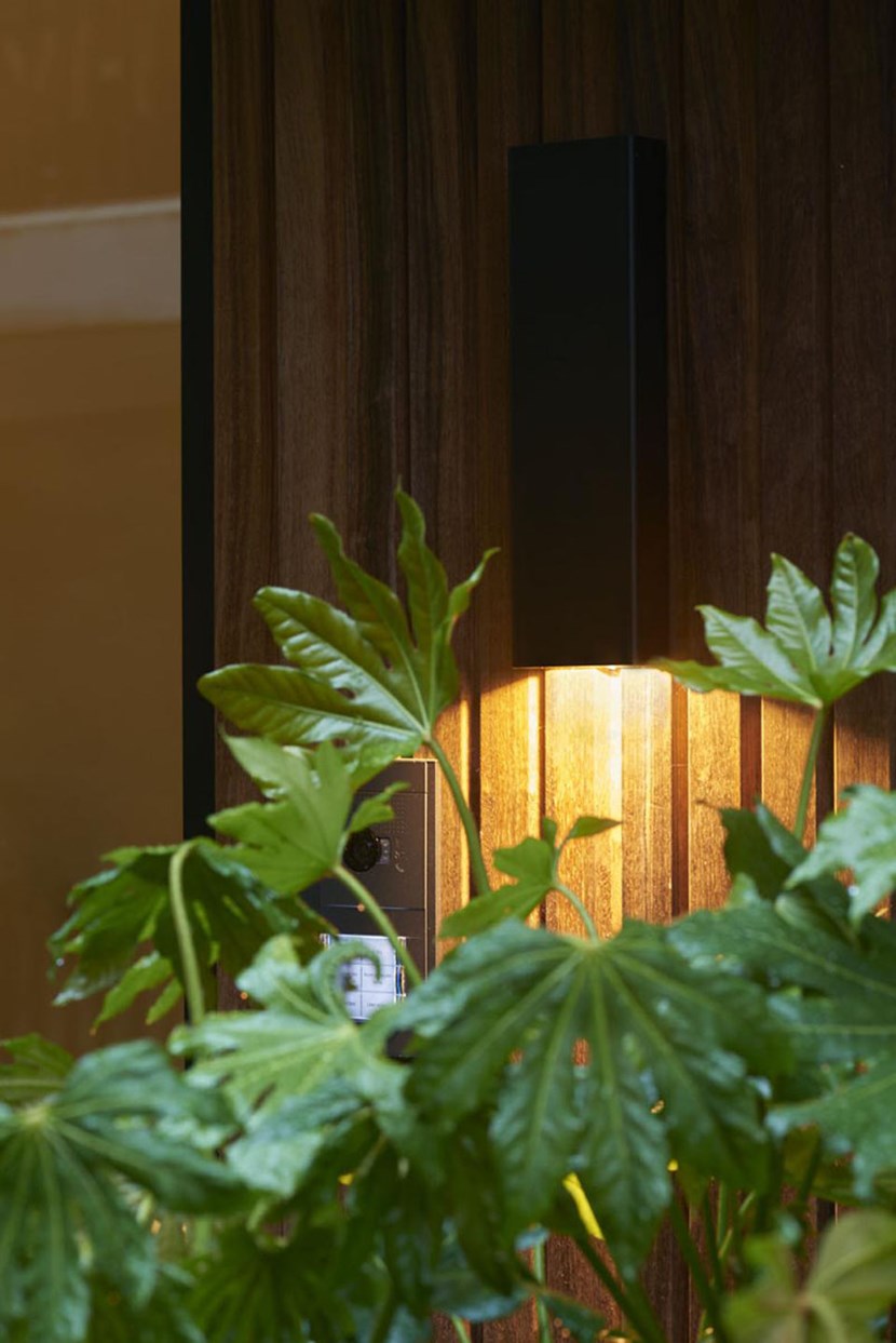 PVD Concept Simply Pillar Large LED Outdoor Wall Light| Image:13