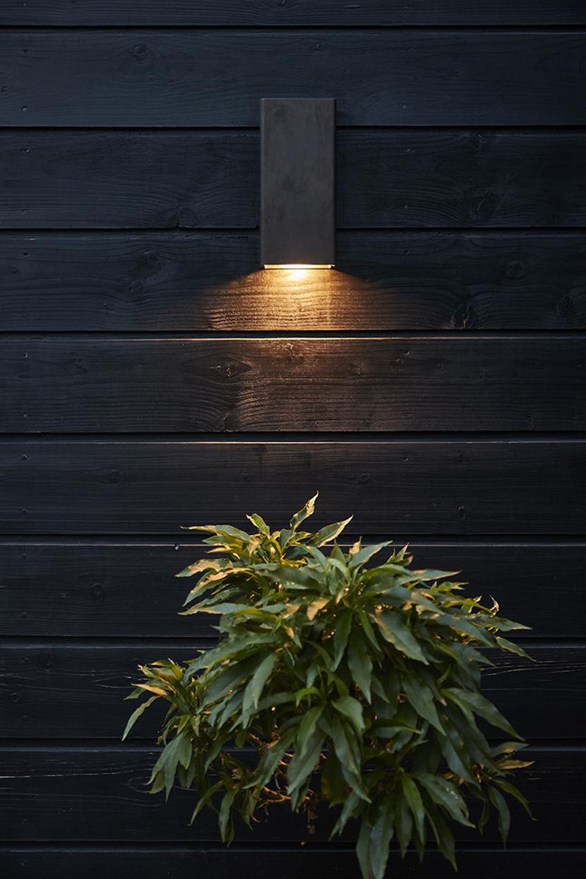 PVD Concept Simply Pillar Medium LED Outdoor Wall Light| Image:7