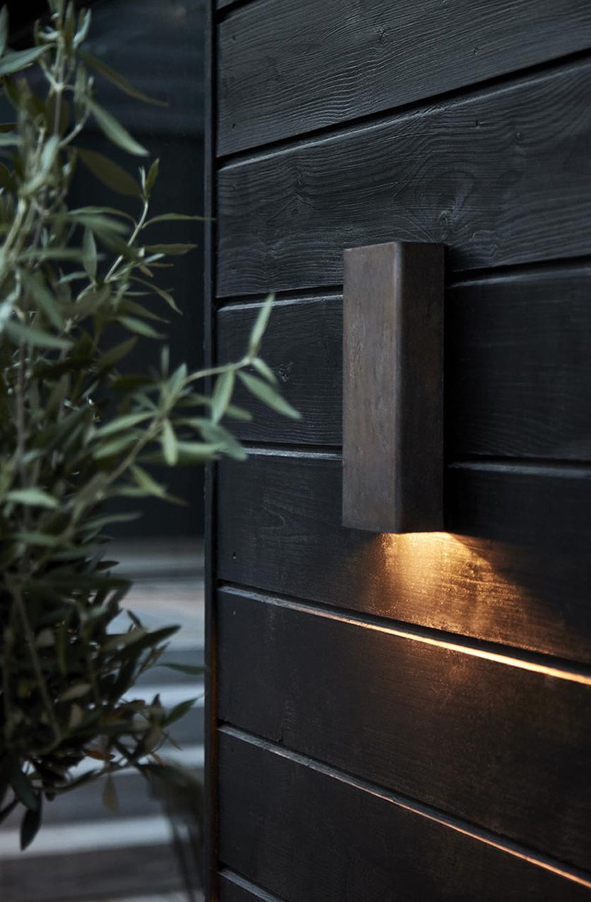PVD Concept Simply Pillar Medium LED Outdoor Wall Light| Image:9