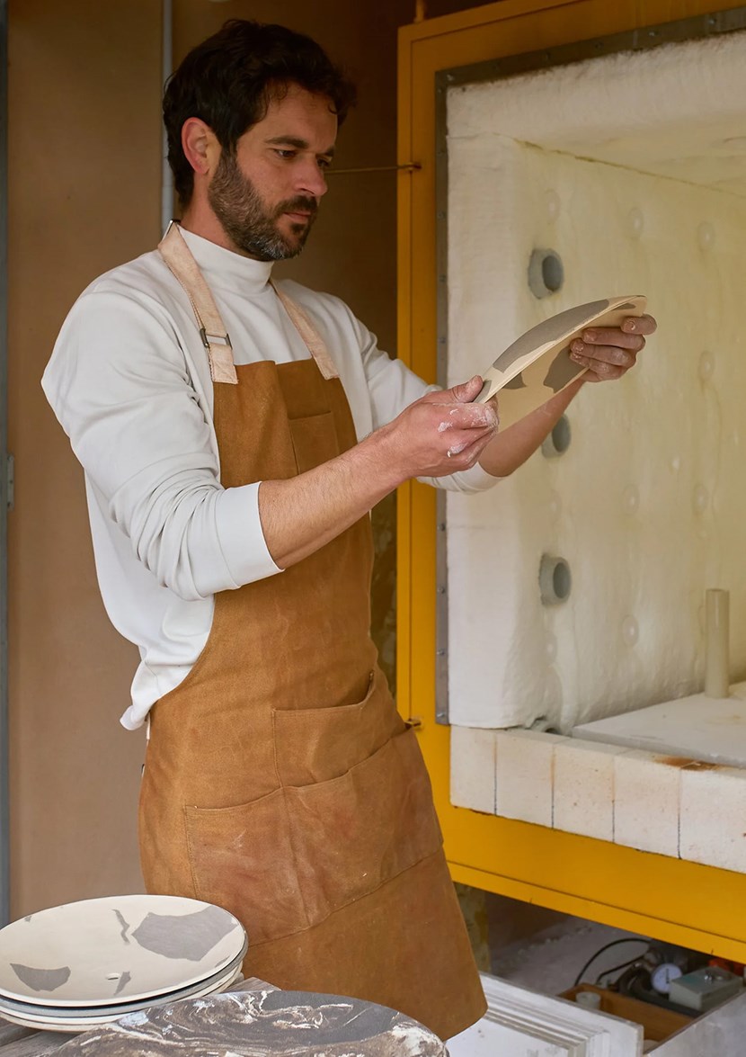 Contain Ceramic Cable Pendant| Image:0