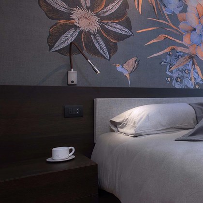 OLEV Olorflex LED Wall Mounted Adjustable Reading Light alternative image