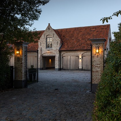 L'ombre Remi Outdoor Wall Light alternative image